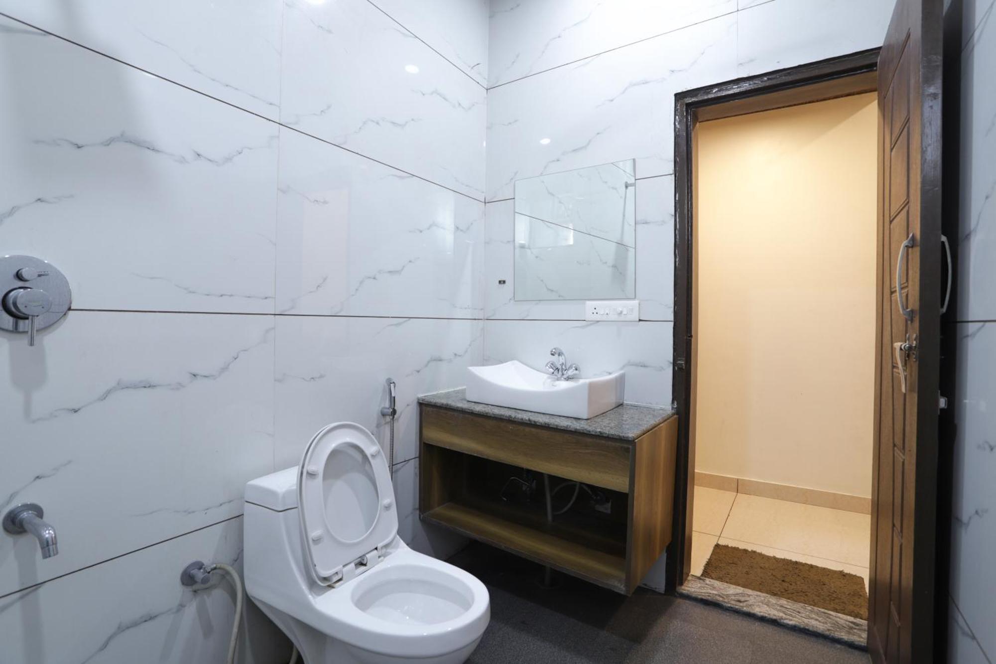 Hotel Razia Inn Hisar ภายนอก รูปภาพ