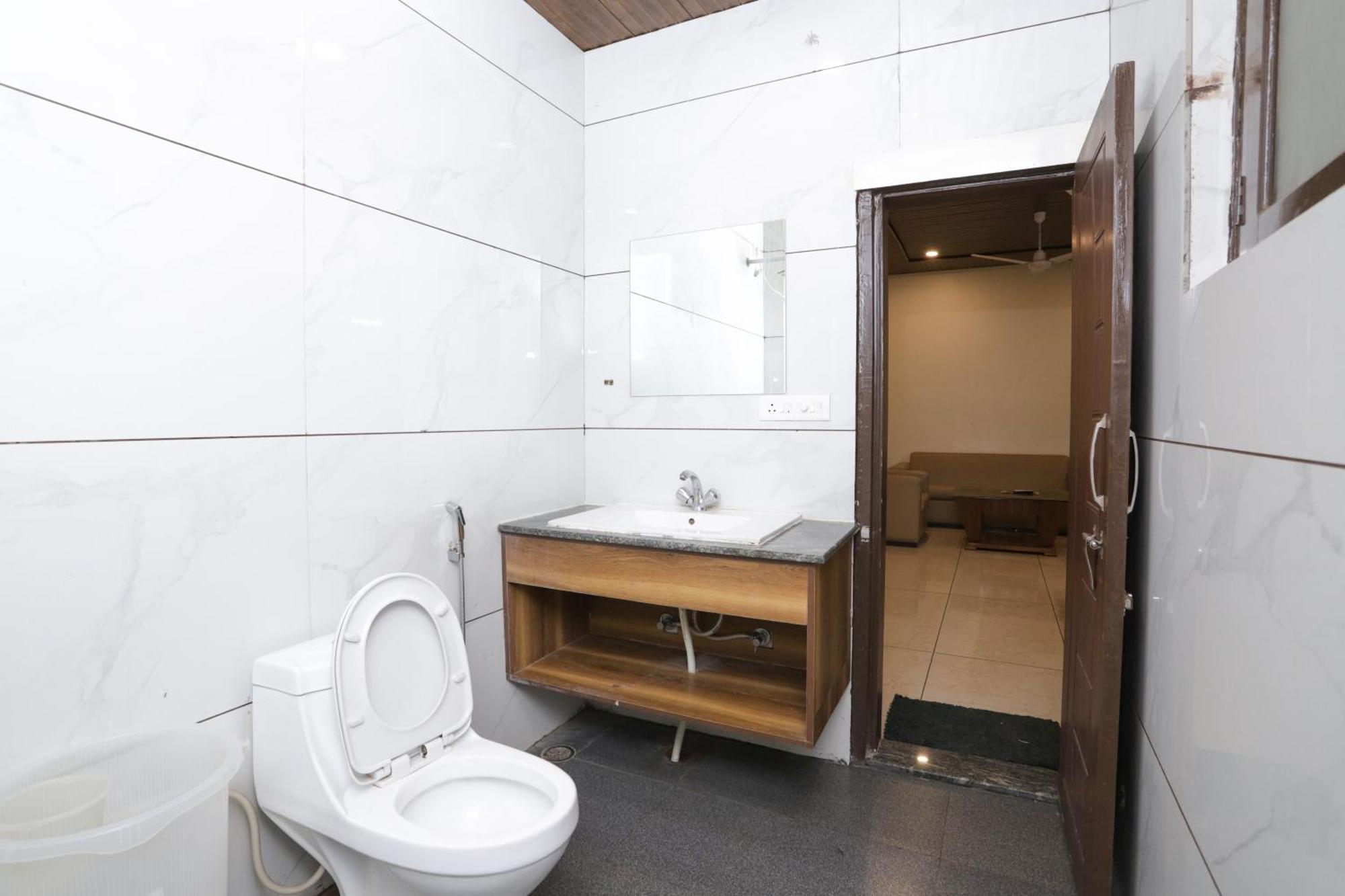 Hotel Razia Inn Hisar ภายนอก รูปภาพ