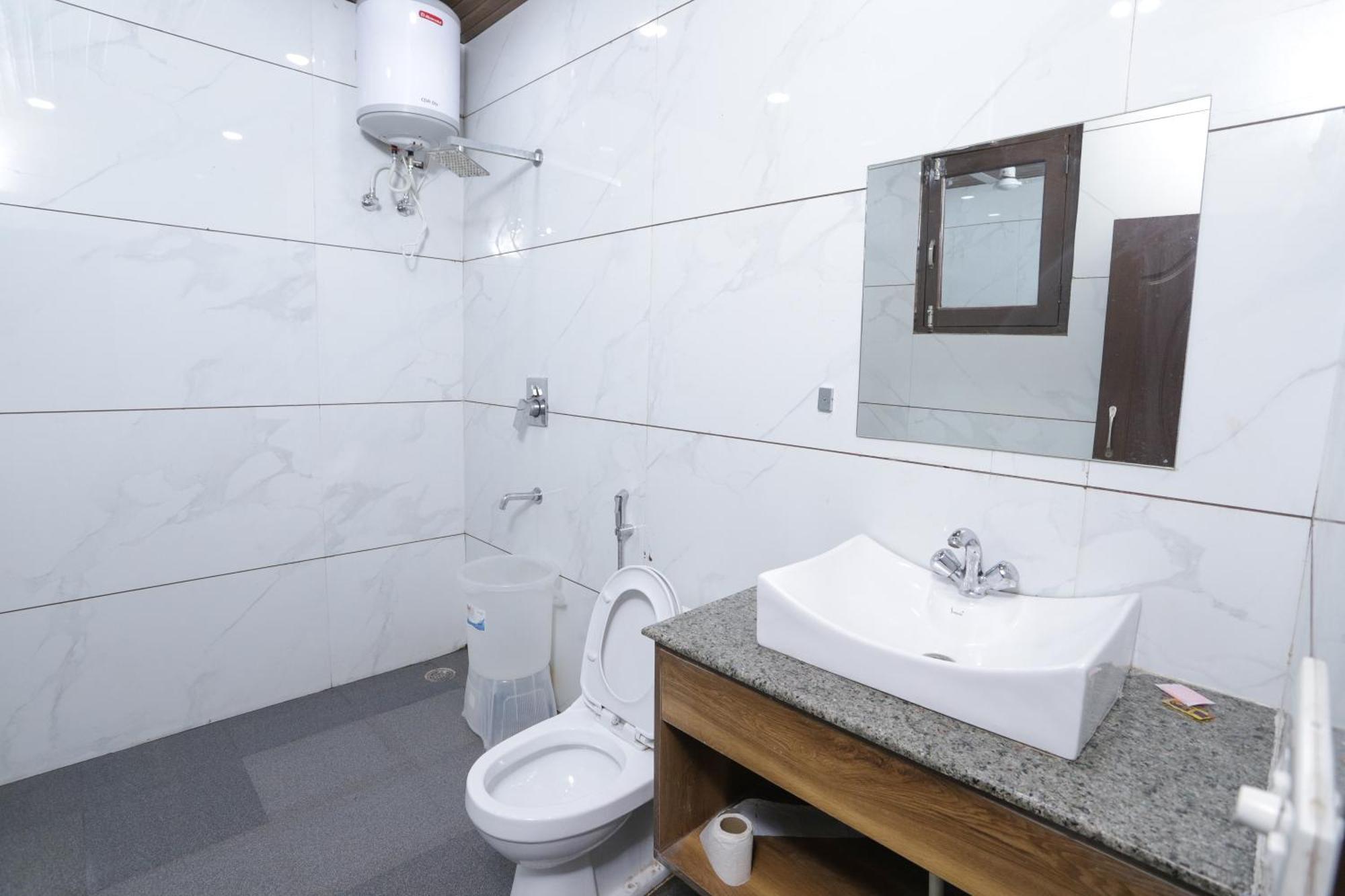 Hotel Razia Inn Hisar ภายนอก รูปภาพ
