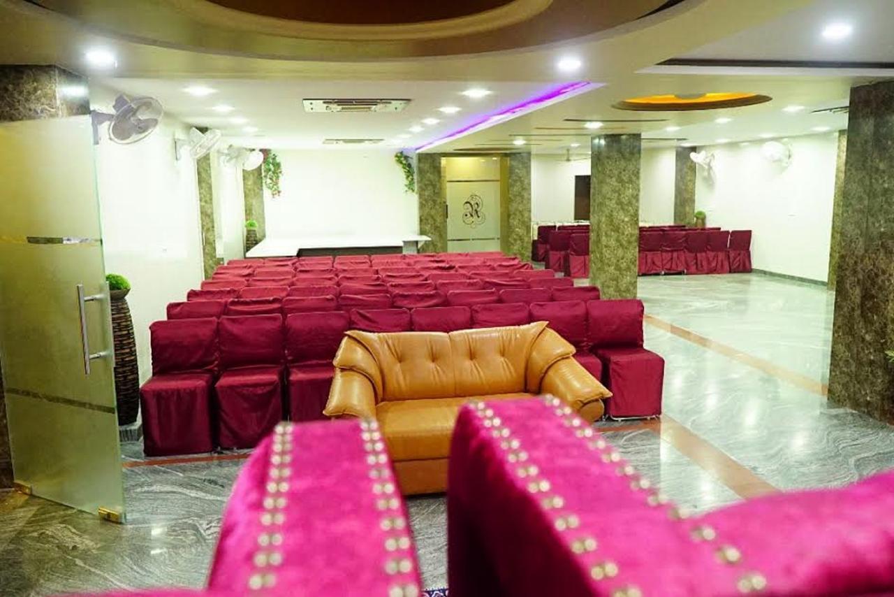 Hotel Razia Inn Hisar ภายนอก รูปภาพ