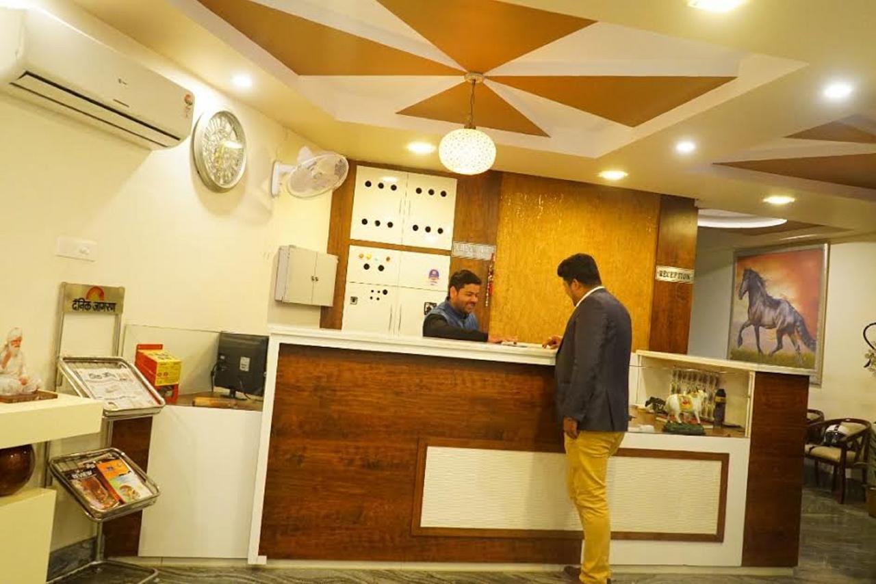 Hotel Razia Inn Hisar ภายนอก รูปภาพ